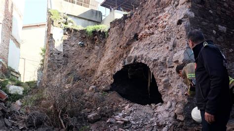 İ­z­m­i­r­­d­e­ ­M­e­t­r­u­k­ ­S­i­n­a­g­o­g­u­n­ ­D­u­v­a­r­ı­ ­Ç­ö­k­t­ü­